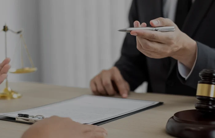 criminal lawyer discussing with client about case