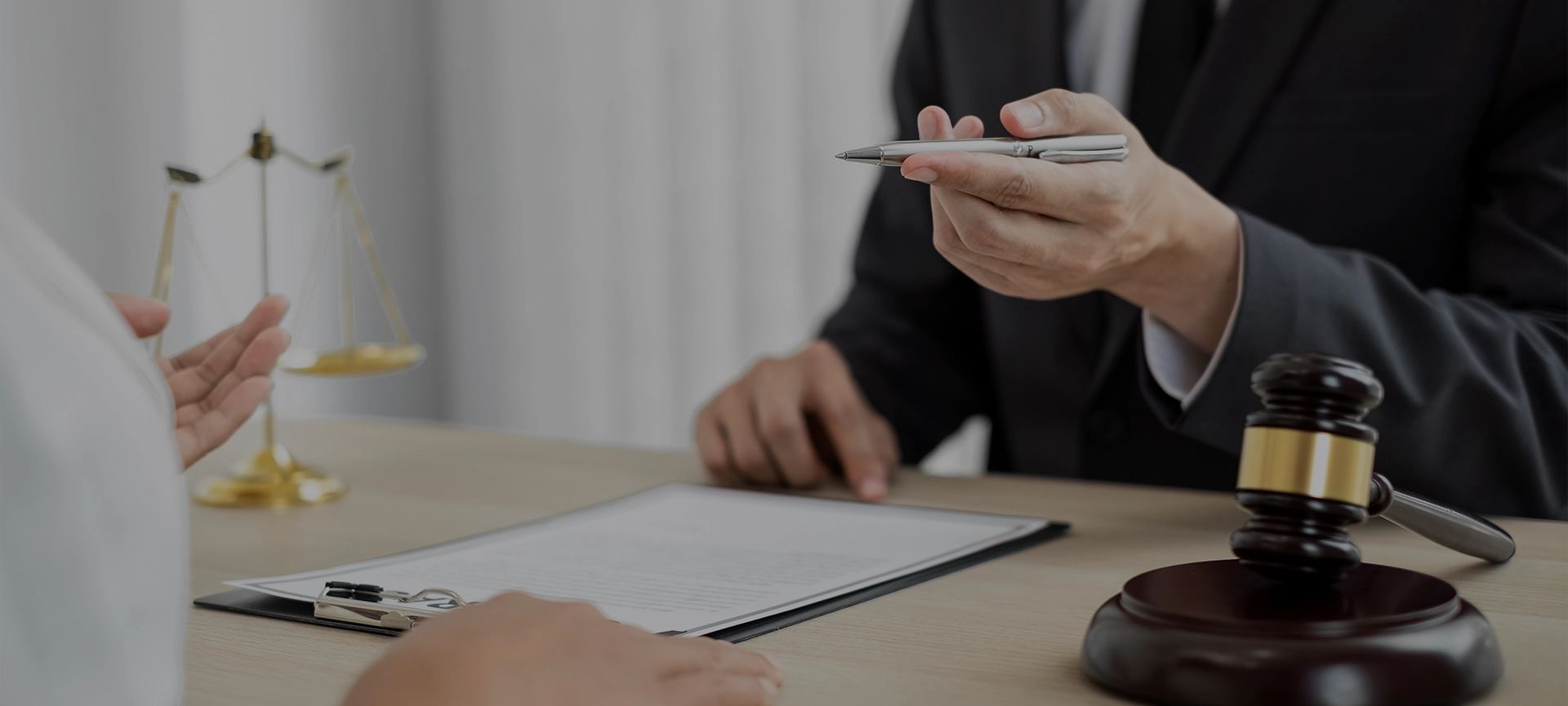 criminal lawyer discussing with client about case